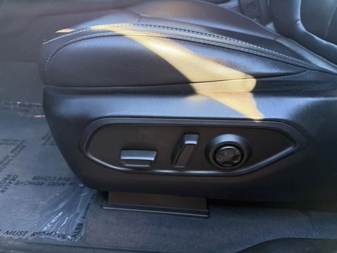 Used 2023 Jeep Grand Cherokee Limited image 12