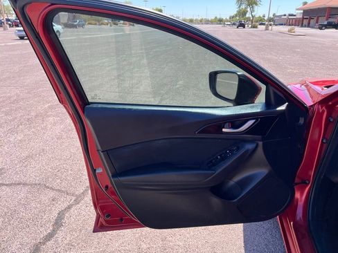 Used 2014 MAZDA MAZDA3 i Sport image 21