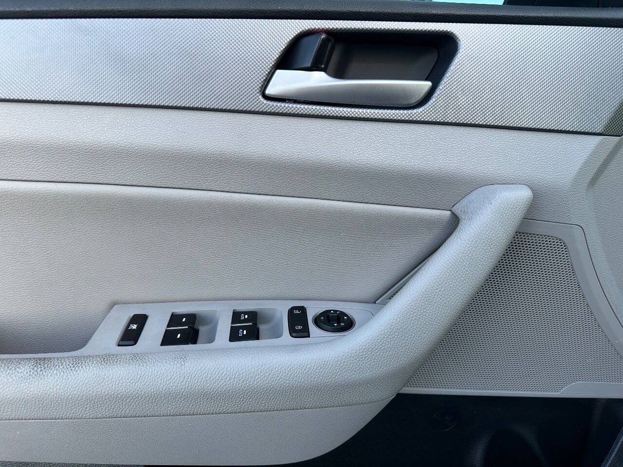 Used 2019 Hyundai Sonata SEL w/ Tech Package 02 FWD image 13