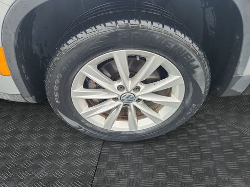 Used 2017 Volkswagen Tiguan Limited w/ Premium Package FWD image 14