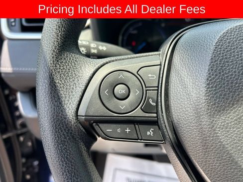 Used 2025 Toyota RAV4 XLE AWD/4WD image 7