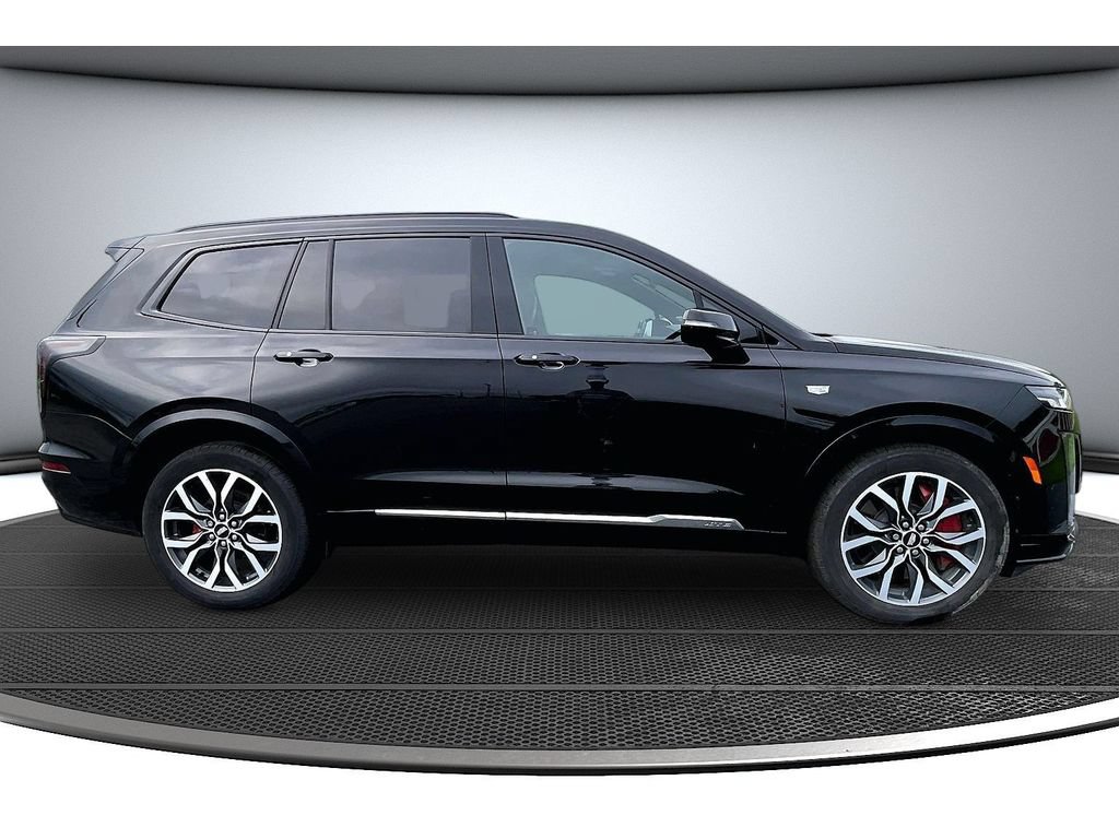 Used 2024 Cadillac XT6 Sport w/ LPO, Floor Liner Package AWD/4WD image 14