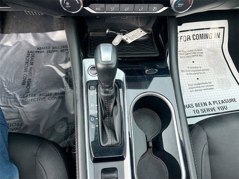 Used 2023 Nissan Altima 2.5 SV w/ SV Premium Package image 17