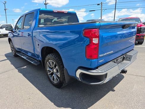 Used 2022 Chevrolet Silverado 1500 LT w/ Z71 Off-Road Package AWD/4WD image 4
