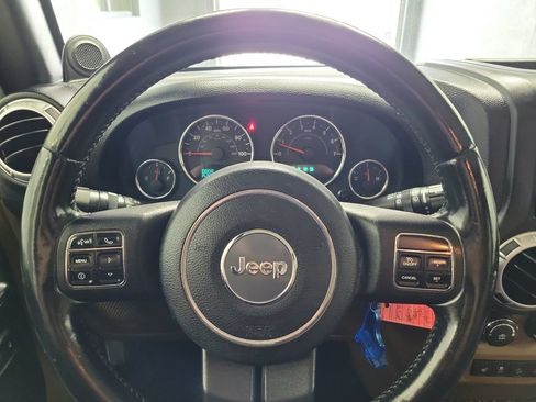 Used 2011 Jeep Wrangler Sahara w/ Connectivity Group AWD/4WD image 22