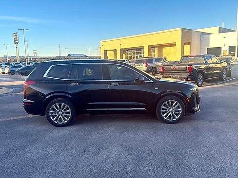 Used 2023 Cadillac XT6 Premium Luxury image 6