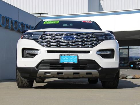 Used 2023 Ford Explorer Platinum w/ Technology Package image 3