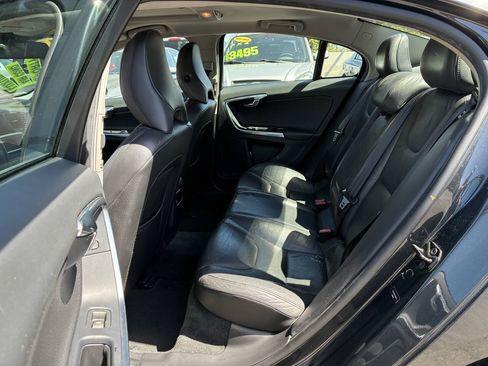 Used 2012 Volvo S60 T5 w/ Multimedia Pkg FWD image 4
