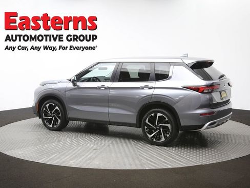 Used 2024 Mitsubishi Outlander SE image 62