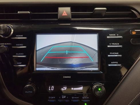 Used 2020 Toyota Camry SE FWD image 19