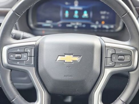 Used 2024 Chevrolet Suburban LT RWD image 16
