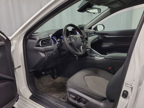 Used 2022 Toyota Camry LE FWD image 12