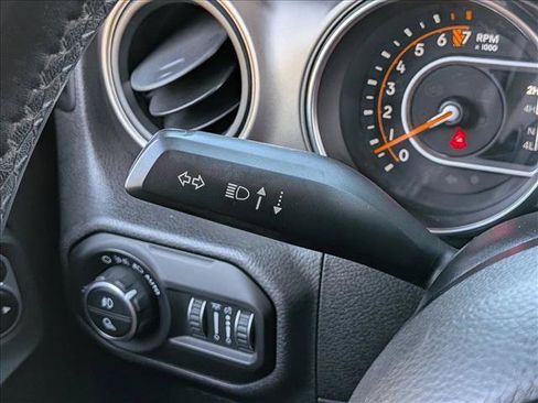 Used 2020 Jeep Gladiator Sport w/ Quick Order Package 24S AWD/4WD image 15