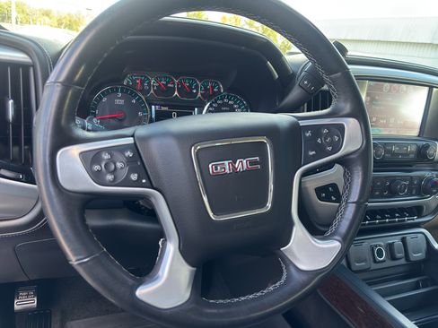 Used 2017 GMC Sierra 1500 SLT image 16