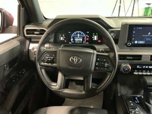 Certified 2025 Toyota Tacoma SR5 AWD/4WD image 9