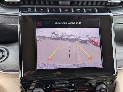 Used 2022 Jeep Grand Cherokee L Limited image 33