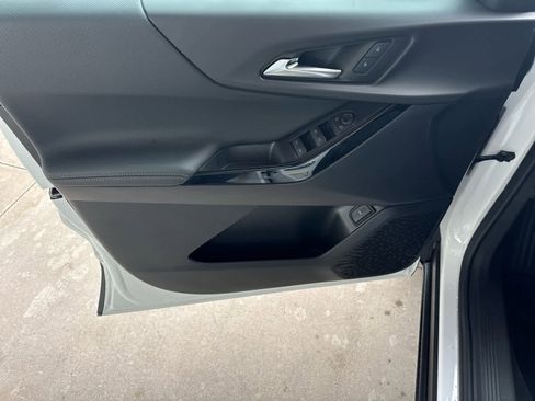 New 2026 Chevrolet Equinox LT w/ Convenience Package II image 9