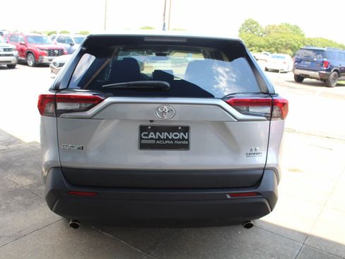 Used 2024 Toyota RAV4 LE FWD image 5