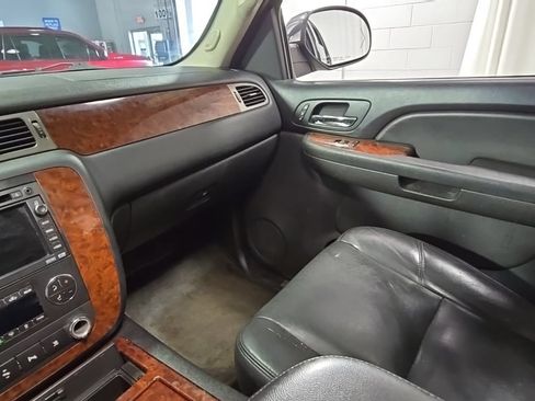 Used 2009 Chevrolet Tahoe LTZ AWD/4WD image 27