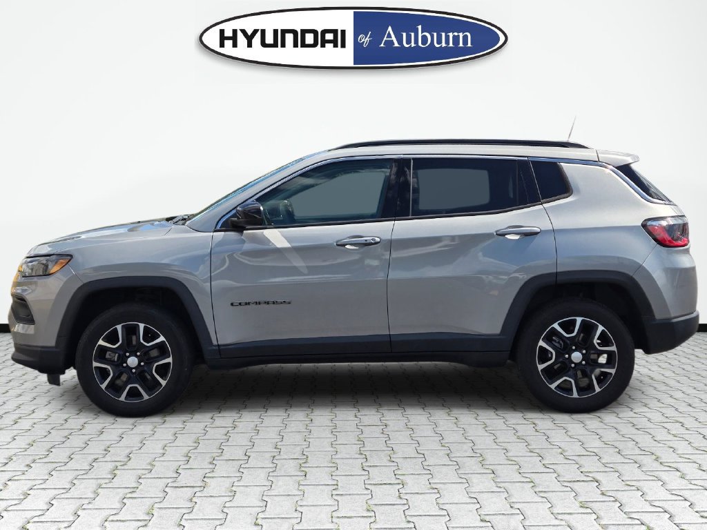 Used 2022 Jeep Compass Latitude AWD/4WD image 11