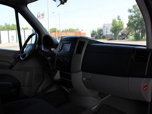 Used 2014 Mercedes-Benz Sprinter 2500 image 12