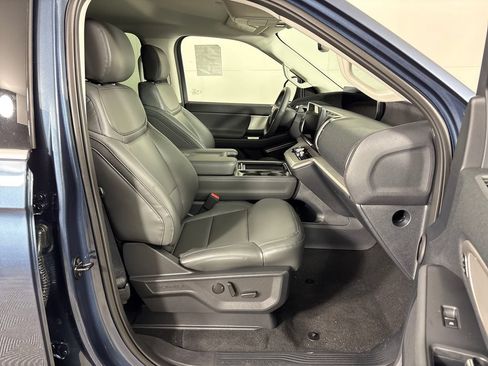 New 2027 Ford Expedition Max Active RWD image 5