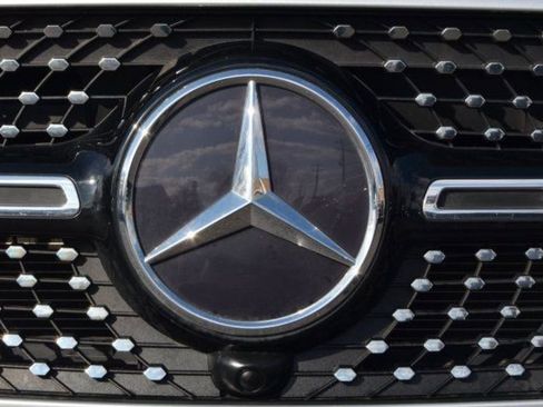 Used 2022 Mercedes-Benz GLB 250 4MATIC w/ AMG Line image 35