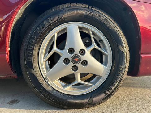 Used 2003 Pontiac Grand Prix SE w/ Equipment Group FWD image 27