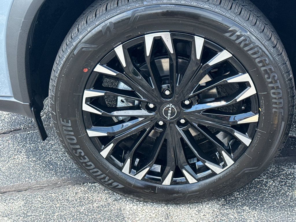 New 2026 Nissan Rogue Dark Armor AWD/4WD image 9