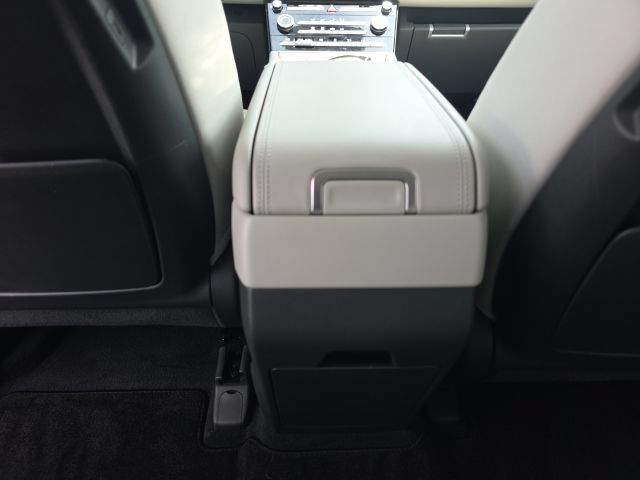 Used 2025 Hyundai Santa Fe SE AWD/4WD image 29