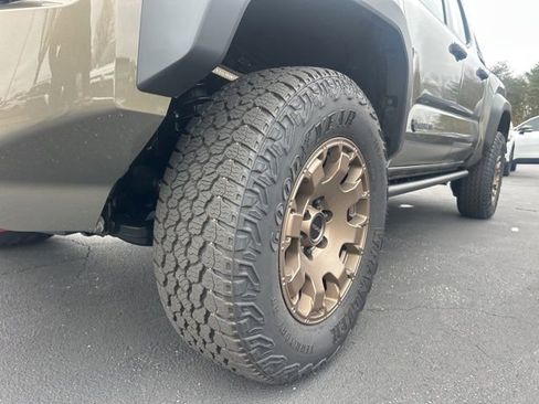 New 2025 Toyota Tacoma 4x4 Double Cab Hybrid image 12