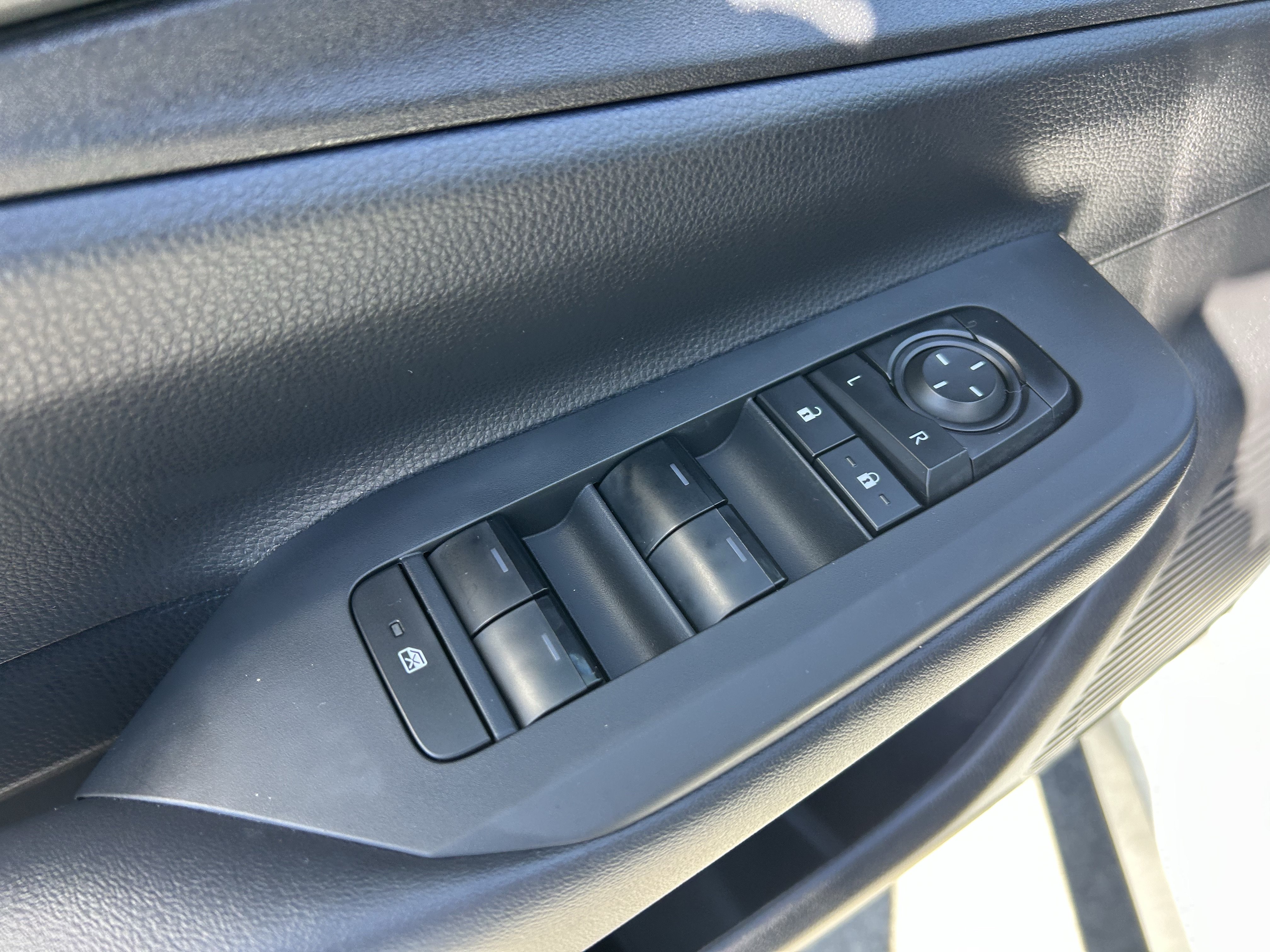 Certified 2026 Toyota Prius Plug-In Hybrid FWD image 17