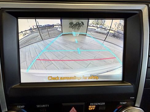 Used 2013 Toyota Camry XLE image 11