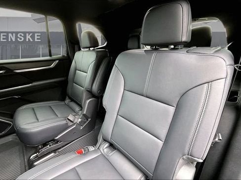 New 2026 GMC Acadia Elevation w/ Elevation Premium Package AWD/4WD image 11