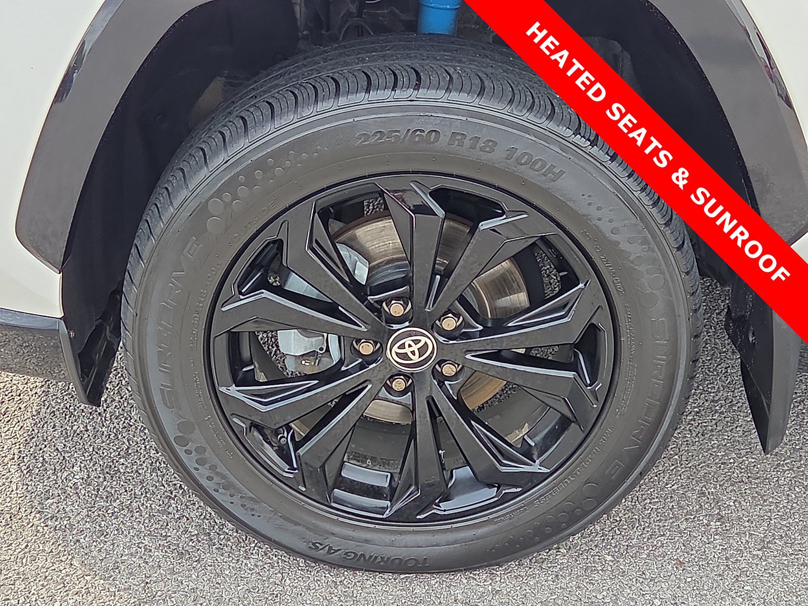 Used 2022 Toyota RAV4 XSE AWD/4WD image 7