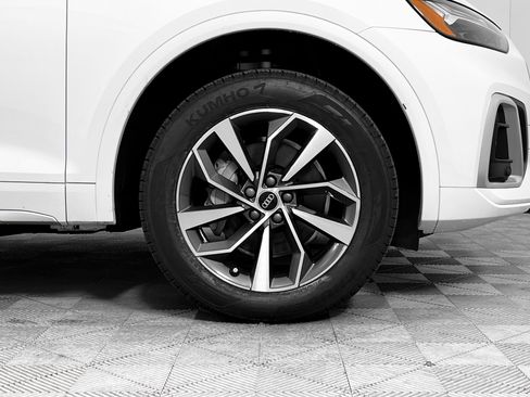 Certified 2023 Audi Q5 2.0T Premium Plus w/ Premium Plus Package image 9