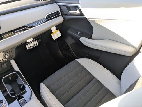 New 2026 Mitsubishi Outlander SE FWD image 19