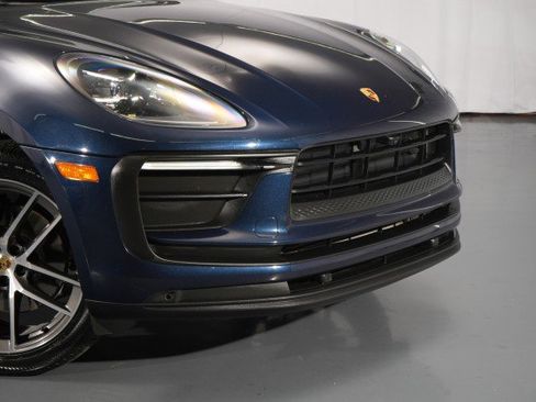 Used 2022 Porsche Macan AWD/4WD image 8