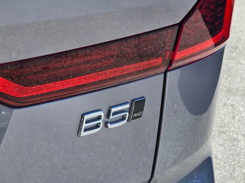 New 2026 Volvo XC60 B5 Core image 9