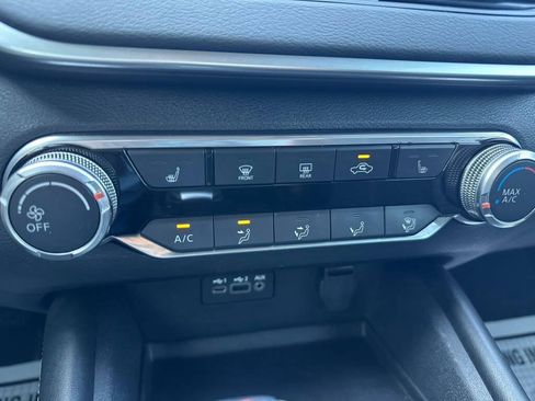 Used 2019 Nissan Altima 2.5 SR w/ SR Premium Package FWD image 18