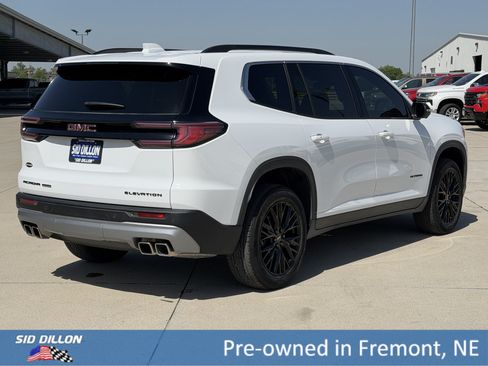 Used 2024 GMC Acadia Elevation w/ Luxury Package AWD/4WD image 4