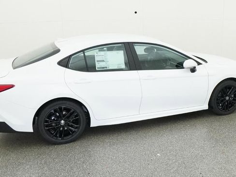 New 2026 Toyota Camry SE image 10