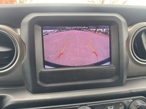 Used 2018 Jeep Wrangler Unlimited Sport S image 34