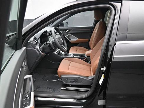 New 2025 Audi Q3 2.0T Premium image 9