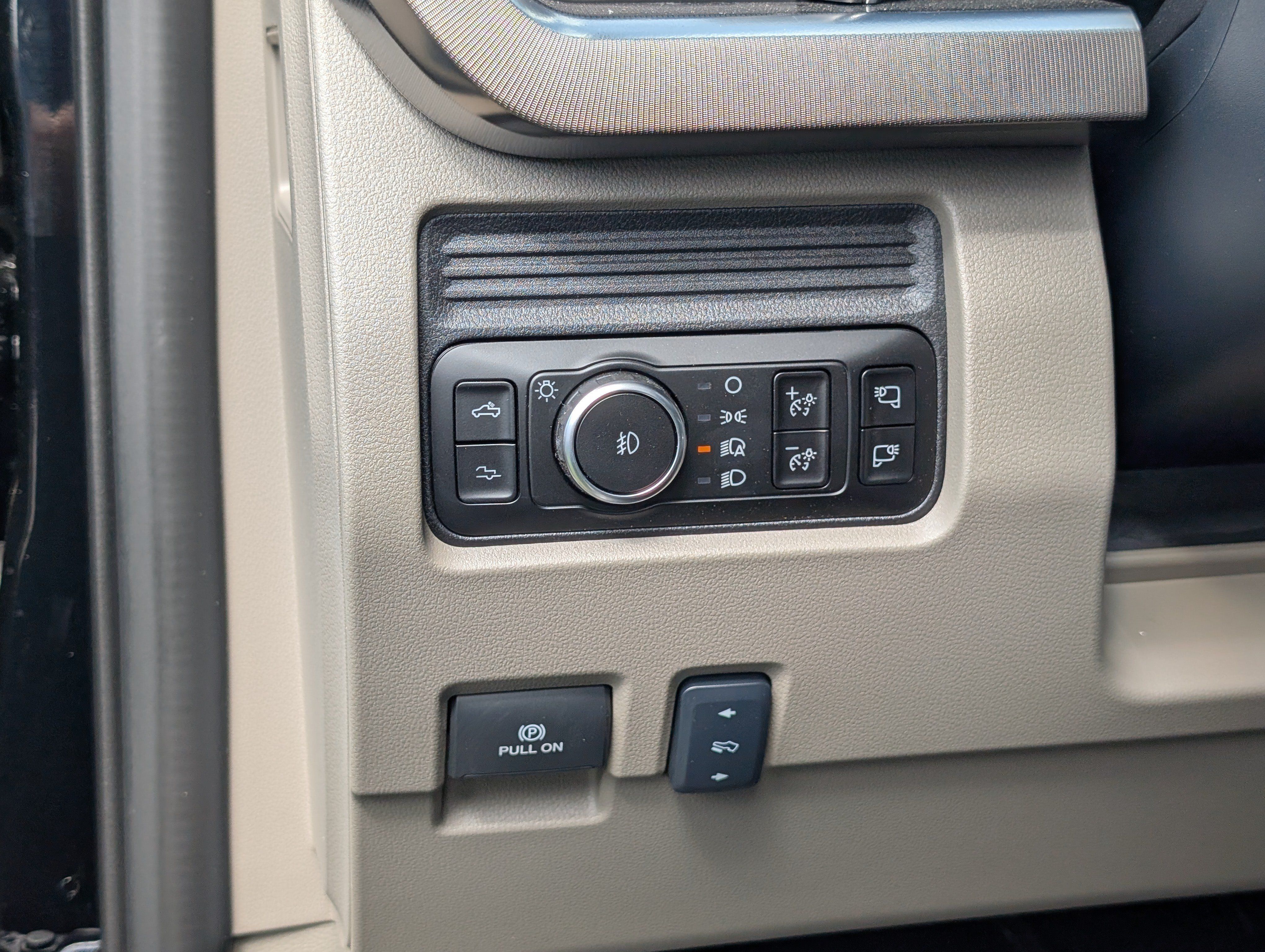 New 2027 Ford F450 Platinum w/ Platinum Plus Package AWD/4WD image 18