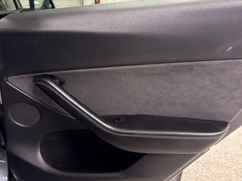 Used 2023 Tesla Model Y Long Range image 22