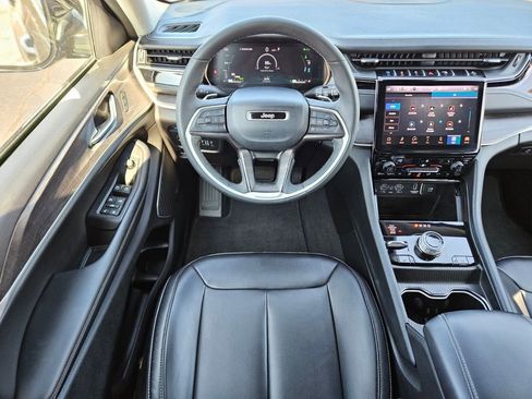 Used 2023 Jeep Grand Cherokee 4WD 4xe image 13