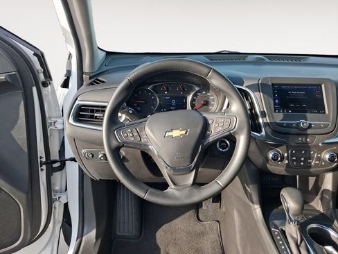 Used 2024 Chevrolet Equinox LT FWD image 12