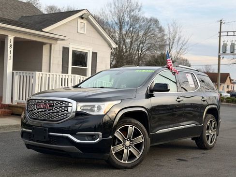 Used 2017 GMC Acadia Denali w/ Technology Package AWD/4WD image 2