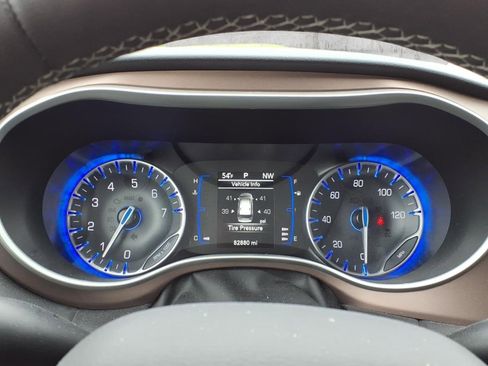Used 2023 Chrysler Voyager LX FWD image 16